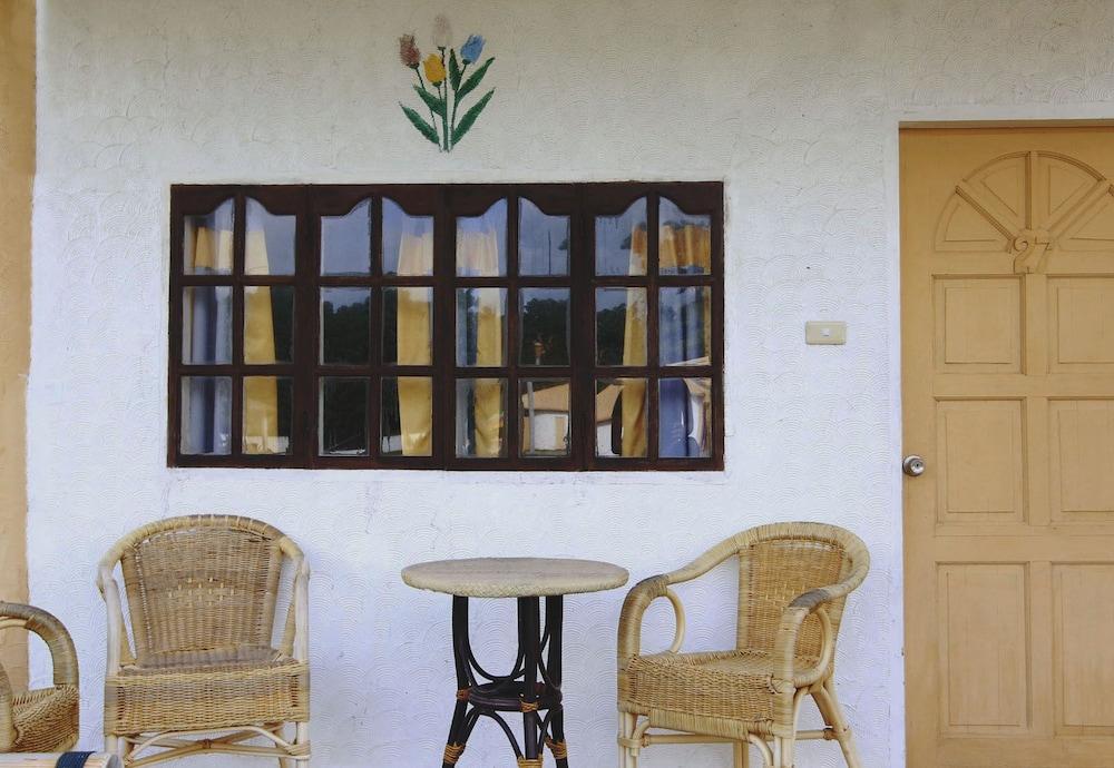 Casa Del Mar Beach Resort San Remigio Kültér fotó