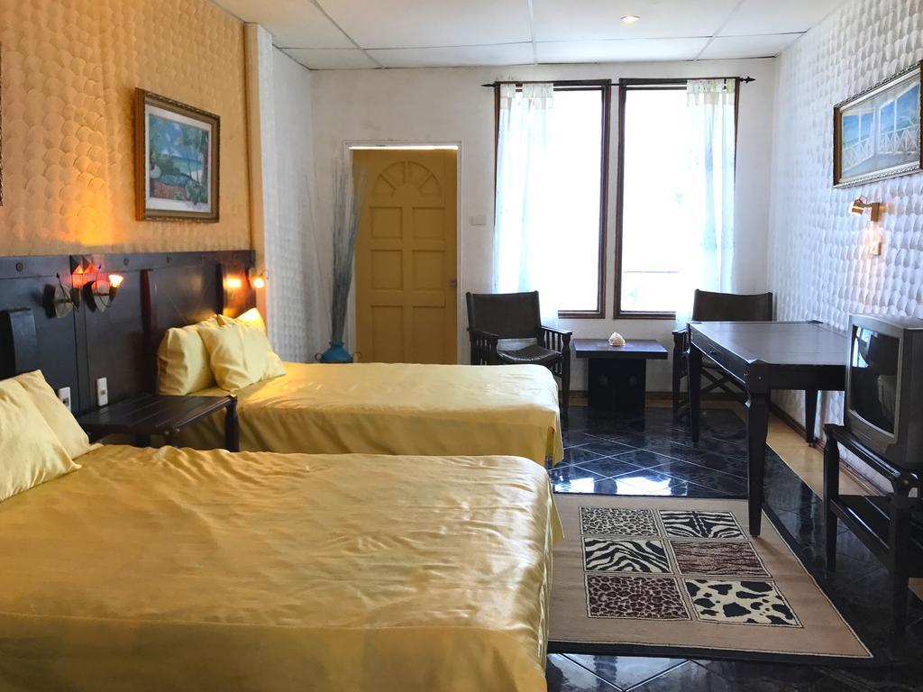 Casa Del Mar Beach Resort San Remigio Kültér fotó