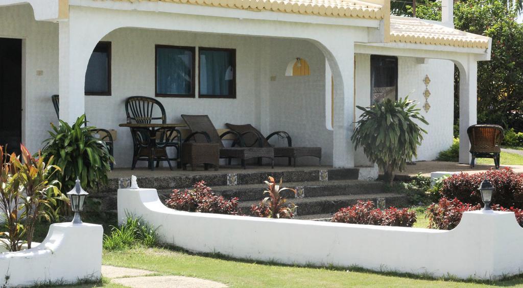 Casa Del Mar Beach Resort San Remigio Kültér fotó