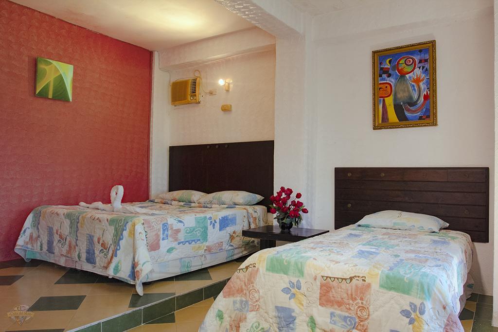 Casa Del Mar Beach Resort San Remigio Kültér fotó